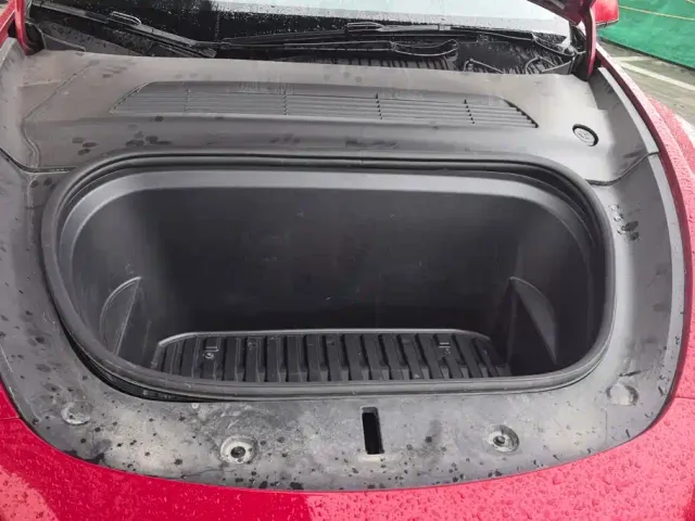 Tesla Model Y — Фото автомобиля 10