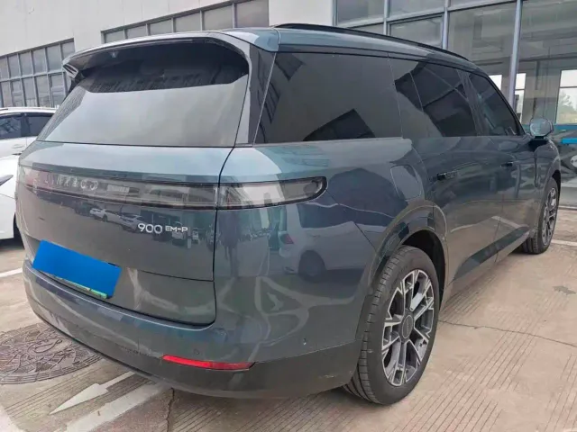 Lynk & Co 900 — Фото автомобиля 3