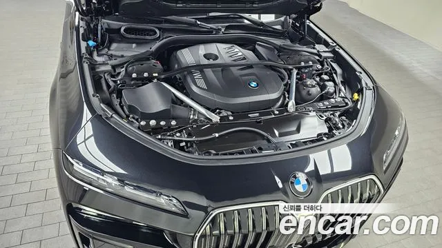 BMW 7-Series 7 серия (G70) 740i xDrive M Sport — Фото автомобиля 6