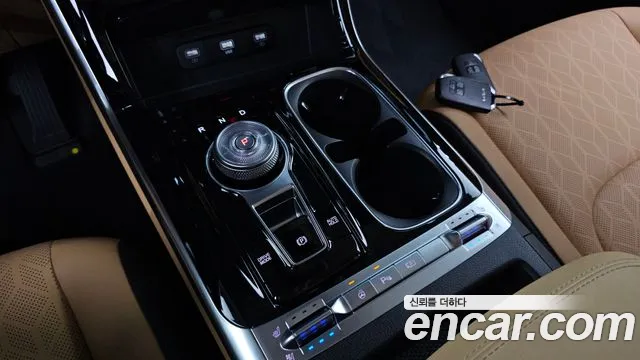 Kia Carnival Generation 4 — Фото автомобиля 11