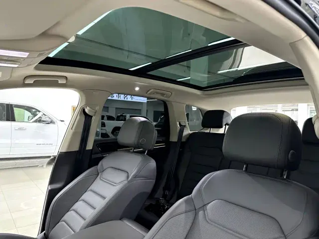Volkswagen Touareg — Фото автомобиля 21