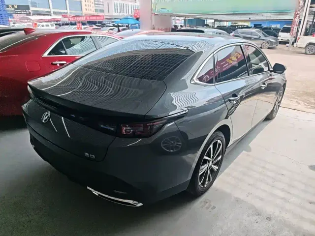 Changan Eado — Фото автомобиля 4
