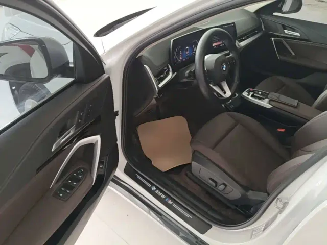 BMW X1 — Фото автомобиля 11