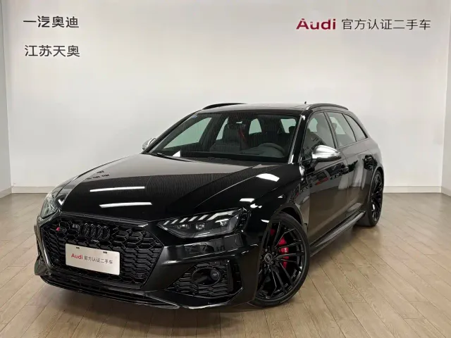 Фотография автомобиля — Audi RS 4