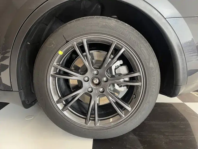 Tesla Model Y — Фото автомобиля 10