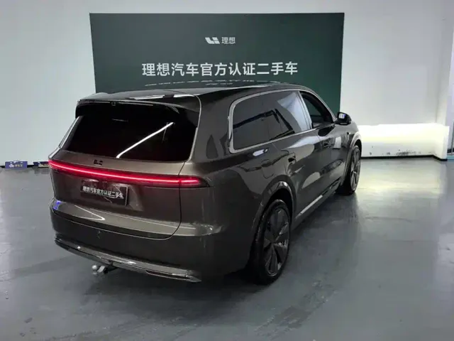 Li Auto L9 — Фото автомобиля 3