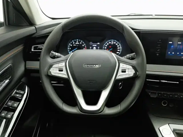 Changan X7 Plus — Фото автомобиля 11