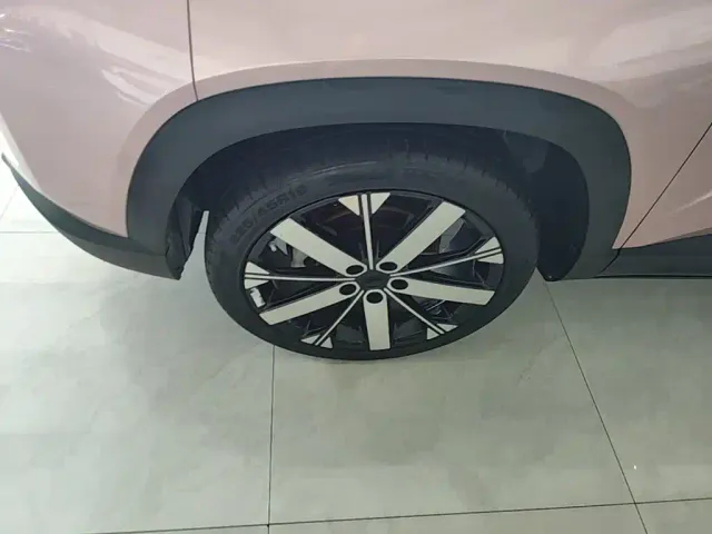 Geely ICON — Фото автомобиля 22