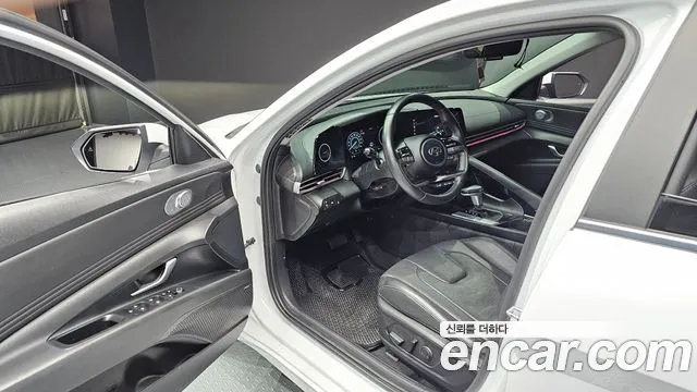 Hyundai AVANTE Avante (CN7) — Фото автомобиля 10