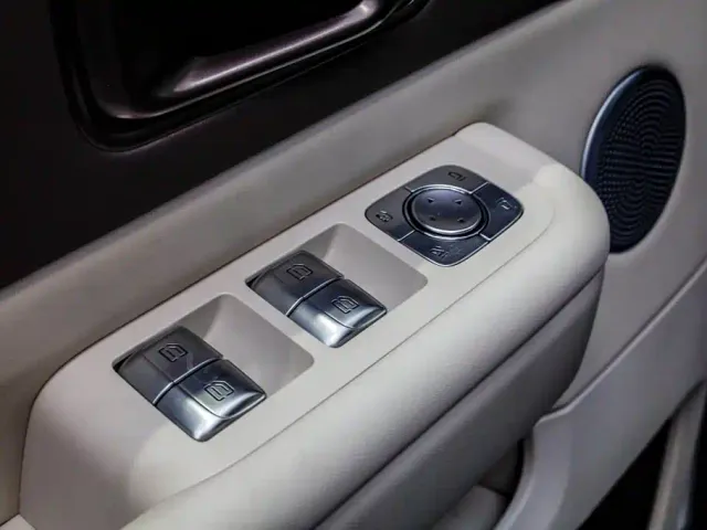 Li Auto MEGA — Фото автомобиля 27