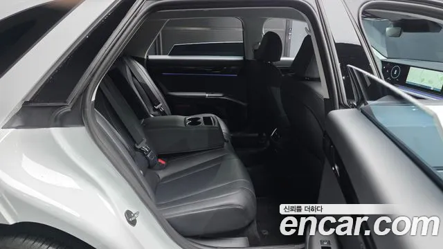 Hyundai Grandeur Grandeur (GN7) 2.5 Бензин 2WD — Фото автомобиля 11