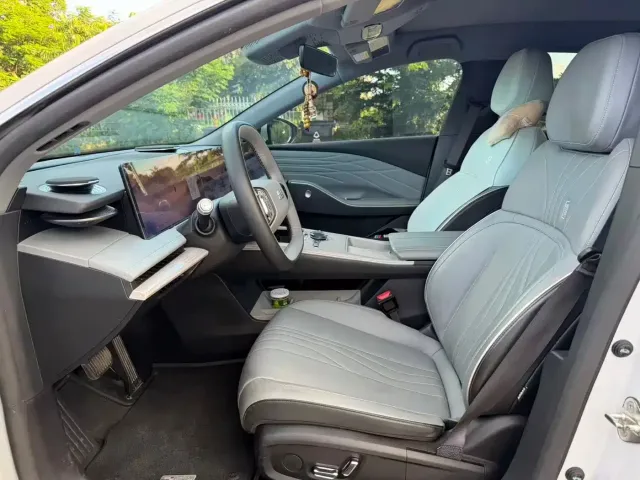 Geely Galaxy E8 — Фото автомобиля 4