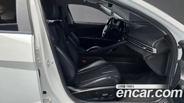 Hyundai AVANTE Avante (CN7) — Фото автомобиля 11