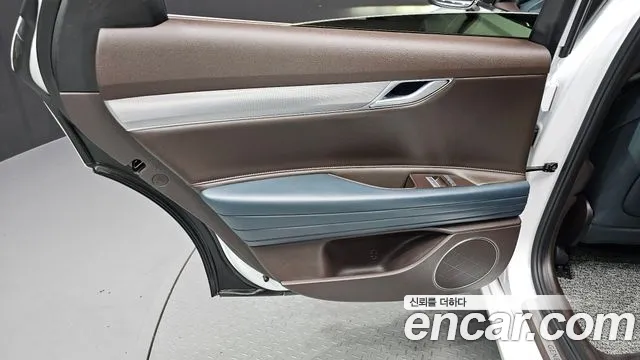 Genesis G80 Бензин 2.5 турбо AWD — Фото автомобиля 23