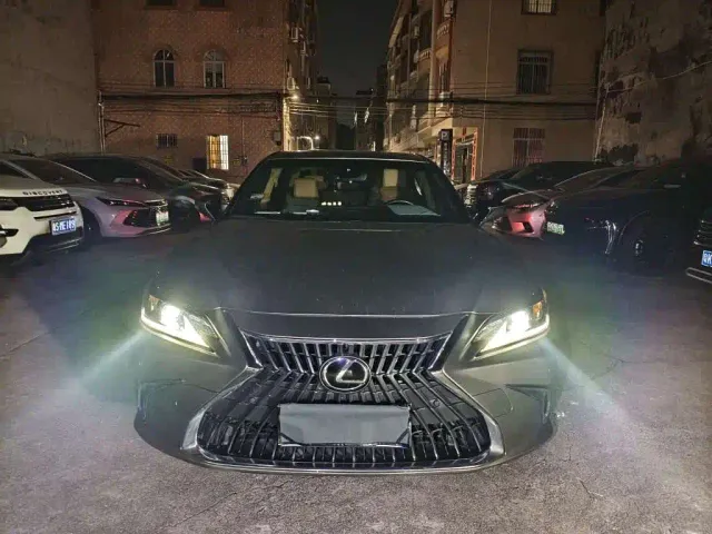Lexus ES — Фото автомобиля 2
