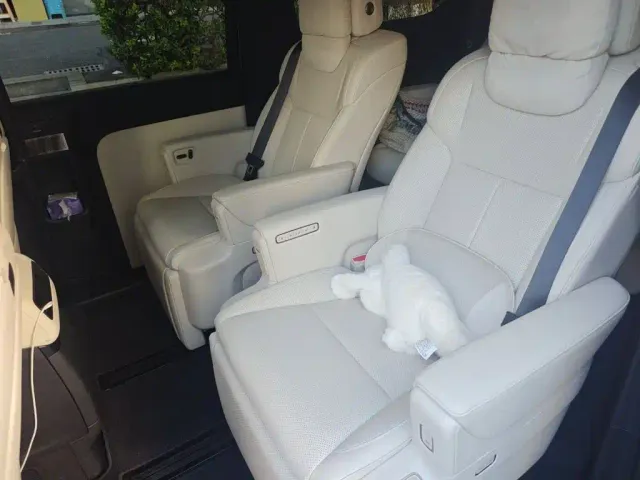 Li Auto MEGA — Фото автомобиля 13