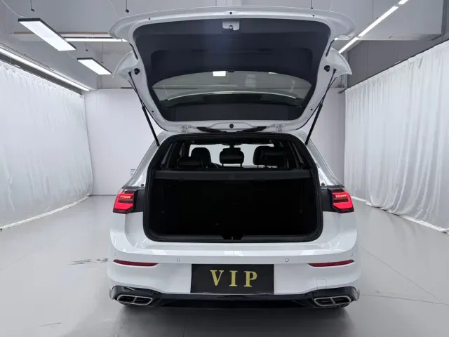Volkswagen Golf — Фото автомобиля 17