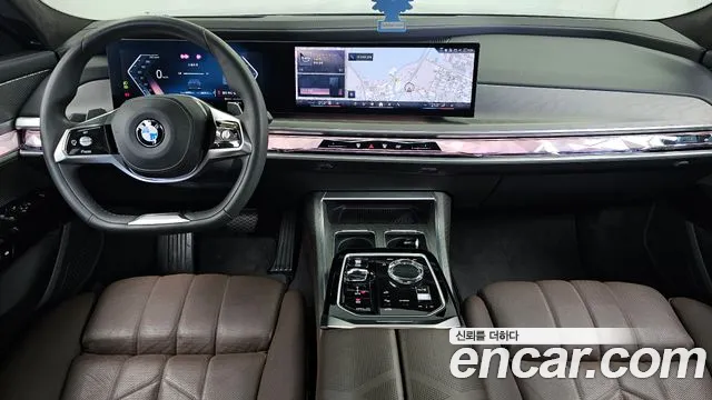 BMW 7 Series G70 — Фото автомобиля 10