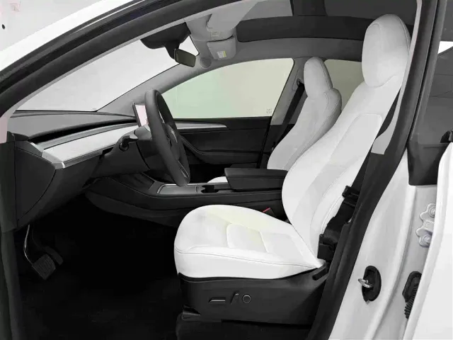 Tesla Model Y — Фото автомобиля 4