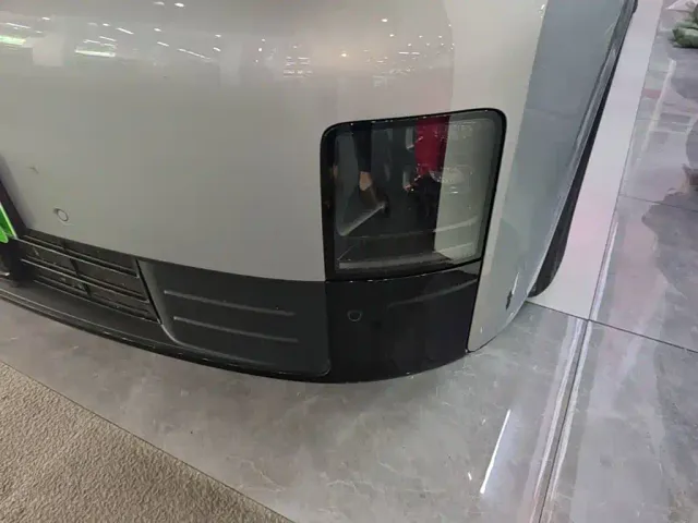 Li Auto MEGA — Фото автомобиля 23