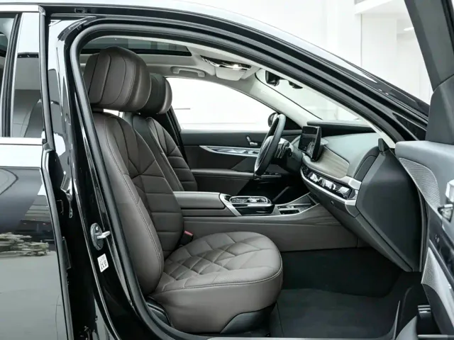 BMW 7 Series — Фото автомобиля 8