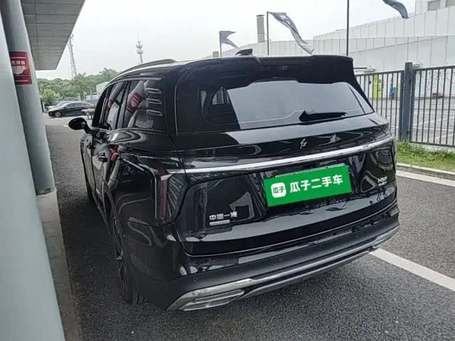 Hongqi HS7 PHEV — Фото автомобиля 8