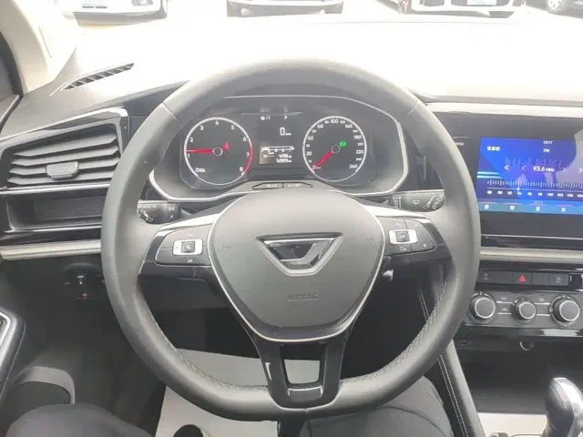 Jetta VS5 — Фото автомобиля 10