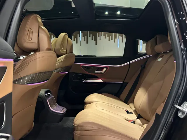 Mercedes-Benz E-Class — Фото автомобиля 19