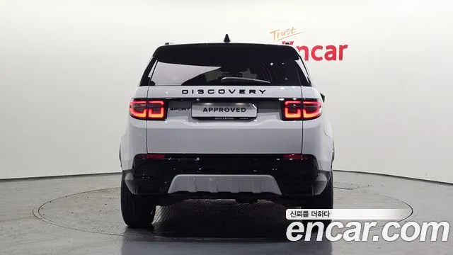 Land Rover Discovery Sport Discovery Sport 2 поколение P250 Dynamic SE — Фото автомобиля 6