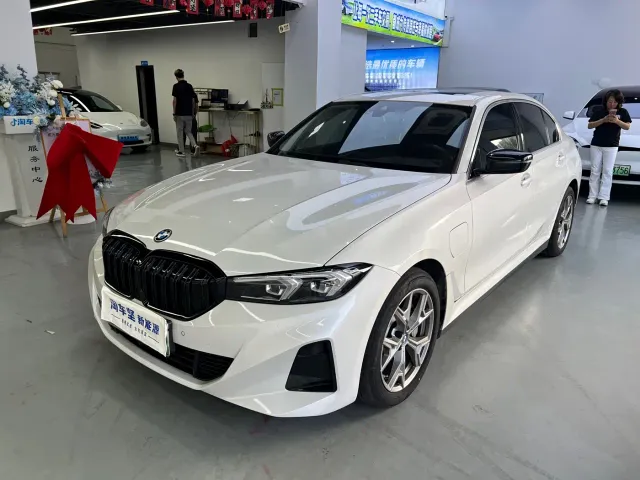 Фотография автомобиля — BMW i3