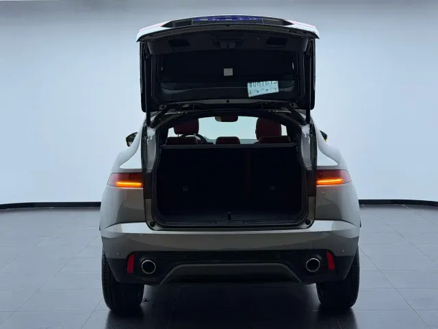 Jaguar E-PACE — Фото автомобиля 25
