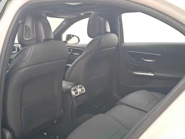 Mercedes-Benz C-Class — Фото автомобиля 14