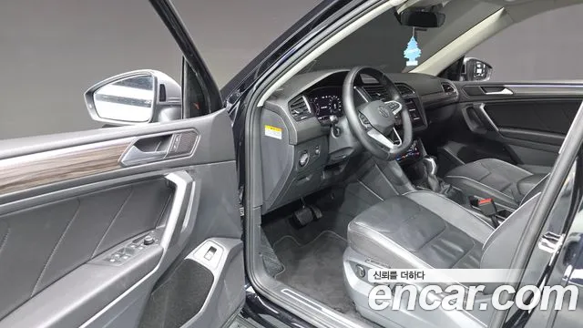 Volkswagen Tiguan — Фото автомобиля 10