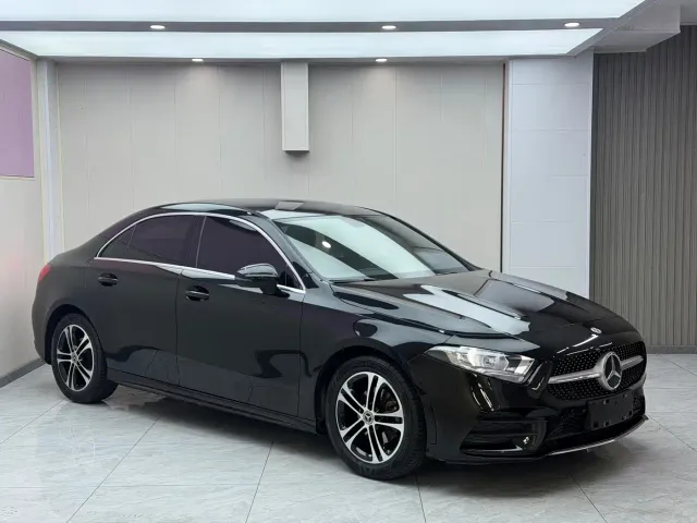 Mercedes-Benz A-Class — Фото автомобиля 3