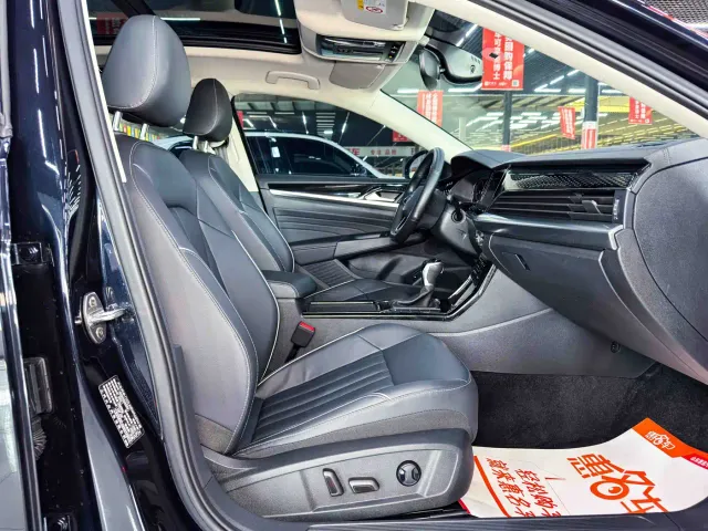 Volkswagen Passat — Фото автомобиля 10