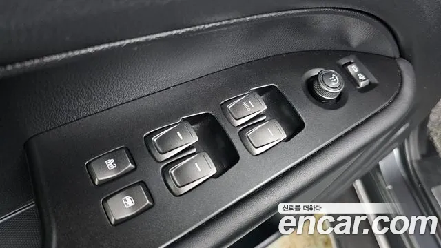 KG_Mobility_Ssangyong Rexton Новый Rexton Sport Дизель 2.2 4WD — Фото автомобиля 30