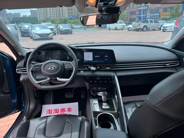 Hyundai Elantra — Фото автомобиля 9