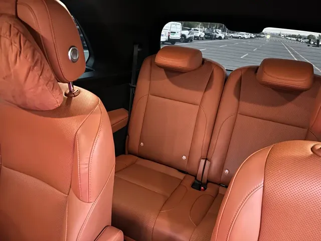 Li Auto L8 — Фото автомобиля 14