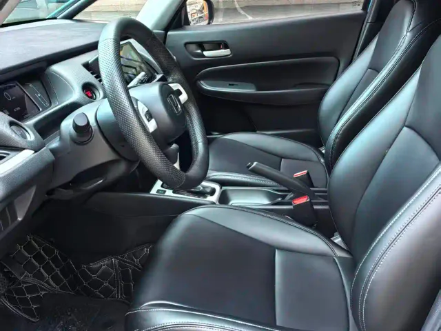 Honda Fit — Фото автомобиля 7
