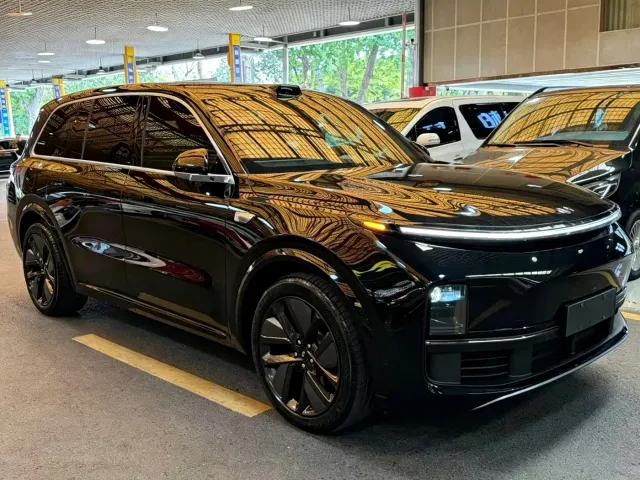 Li Auto L9 — Фото автомобиля 2