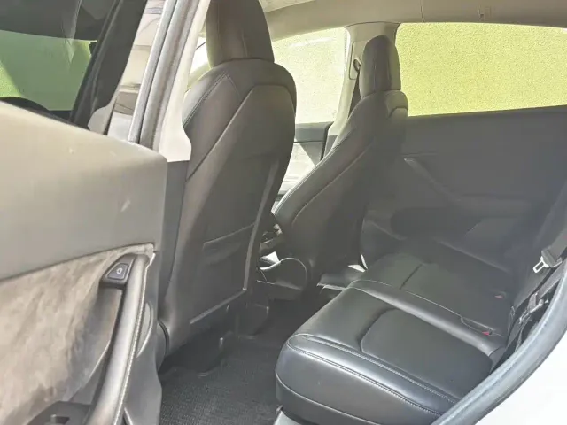 Tesla Model Y — Фото автомобиля 5