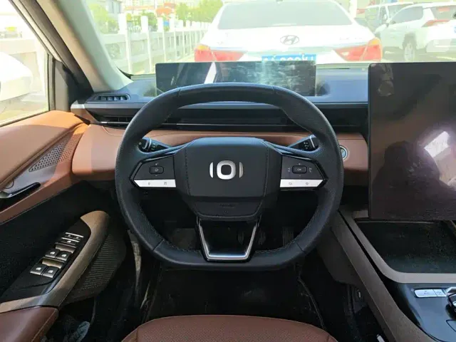 Changan Qiyuan A05 — Фото автомобиля 15