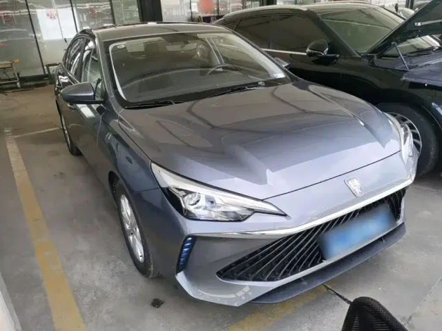 Roewe i5 — Фото автомобиля 3