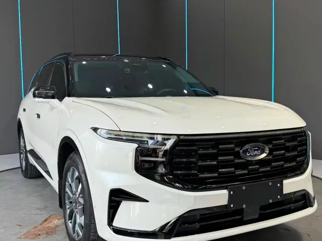 Ford Edge — Фото автомобиля 3