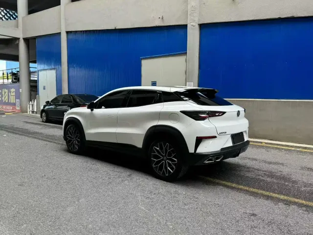 Changan UNI-T — Фото автомобиля 4