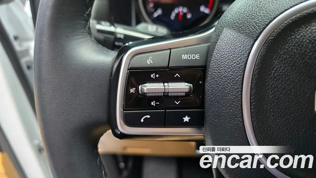 Kia Carnival Generation 4 — Фото автомобиля 22