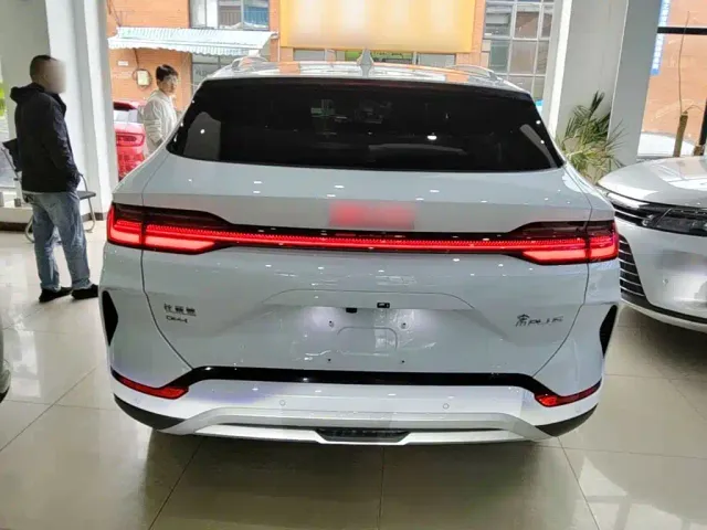 BYD Song PLUS — Фото автомобиля 5