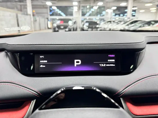 Xiaomi SU7 — Фото автомобиля 10