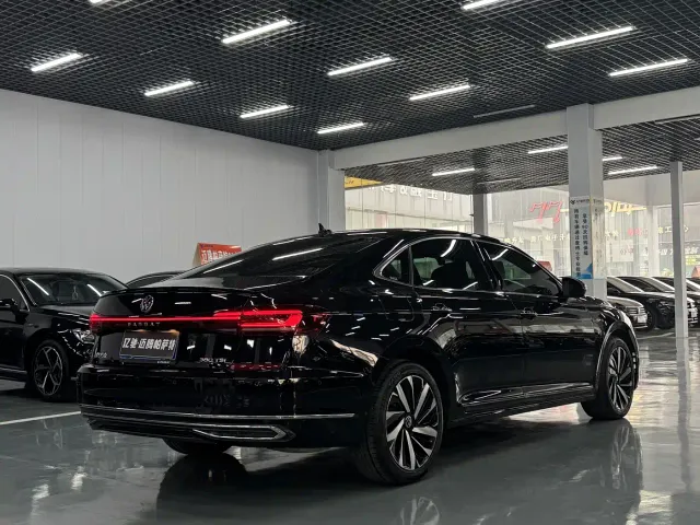 Volkswagen Passat — Фото автомобиля 9