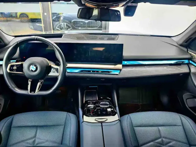 BMW 5 Series — Фото автомобиля 6